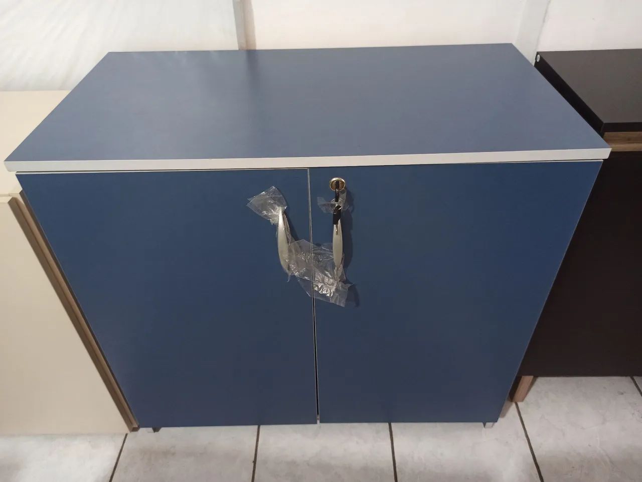Armário baixo azul 