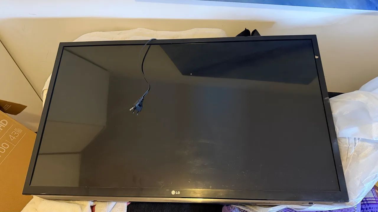 TV 43 Polegadas LG usada  - Foto 3