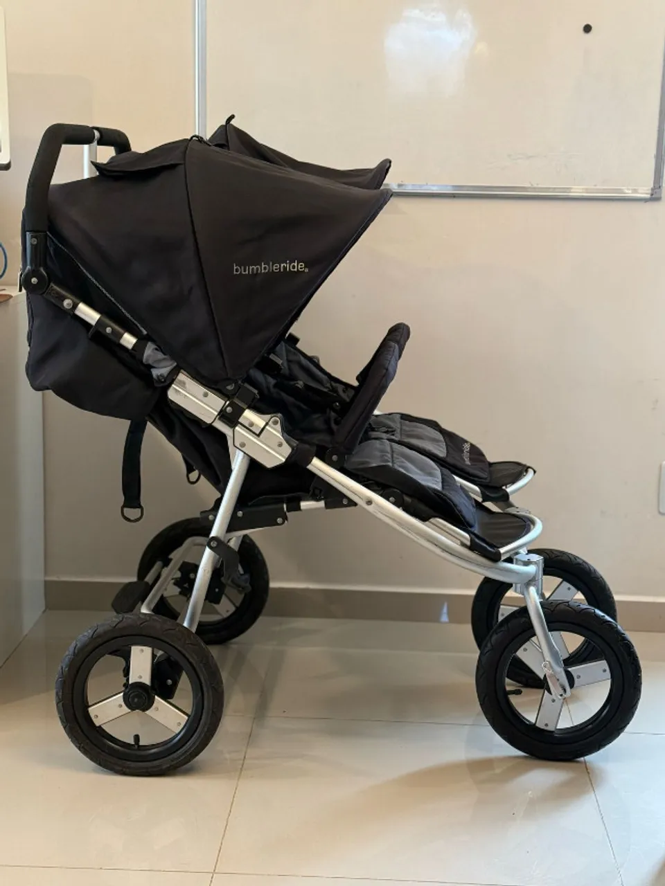 Carrinho De Bebê Duplo (gêmeos) Bumbleride Usado Em Ótimo Estado (Usado)