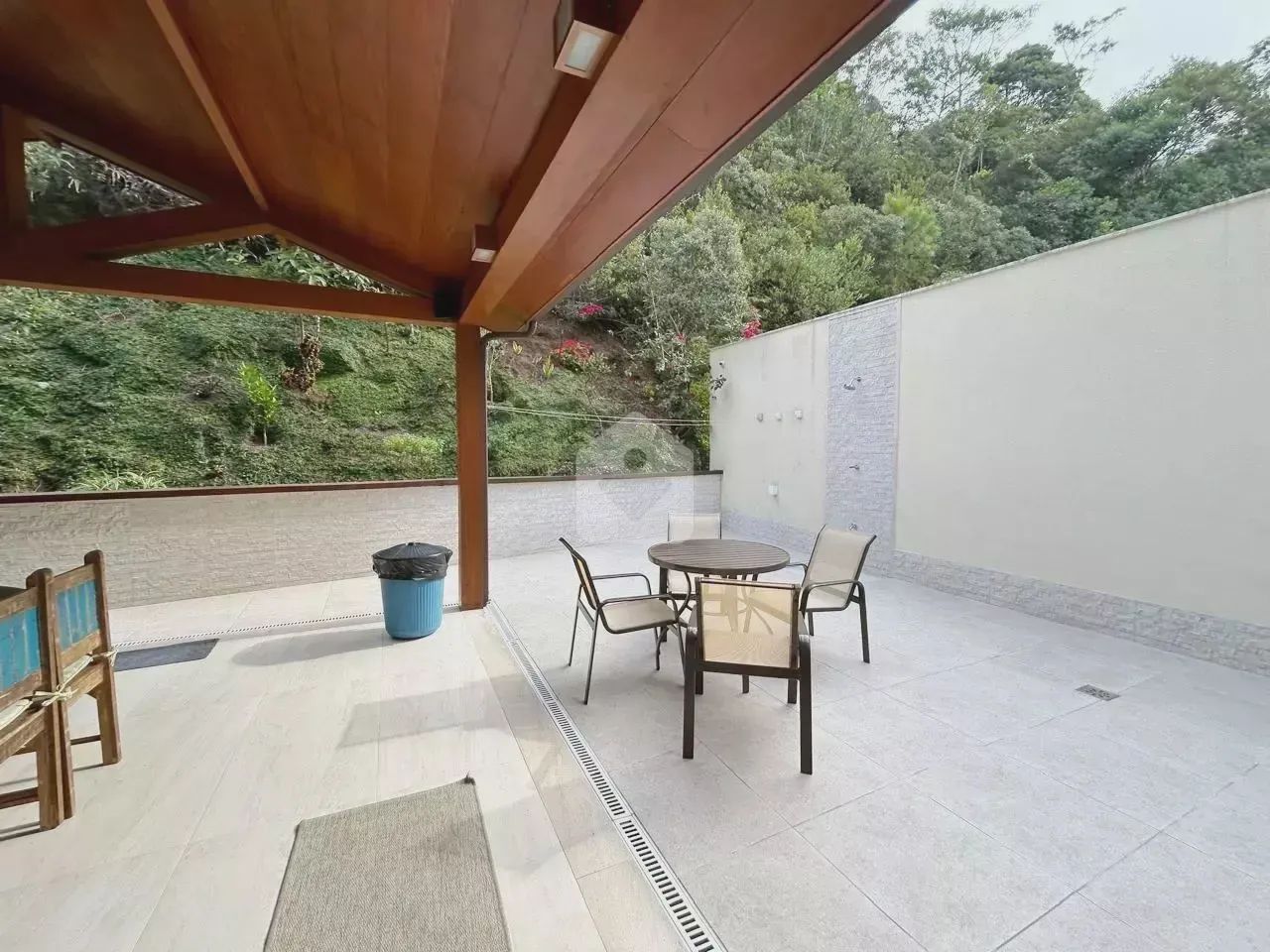 Casa em condomínio no Valparaíso - Petrópolis/RJ - Foto 3