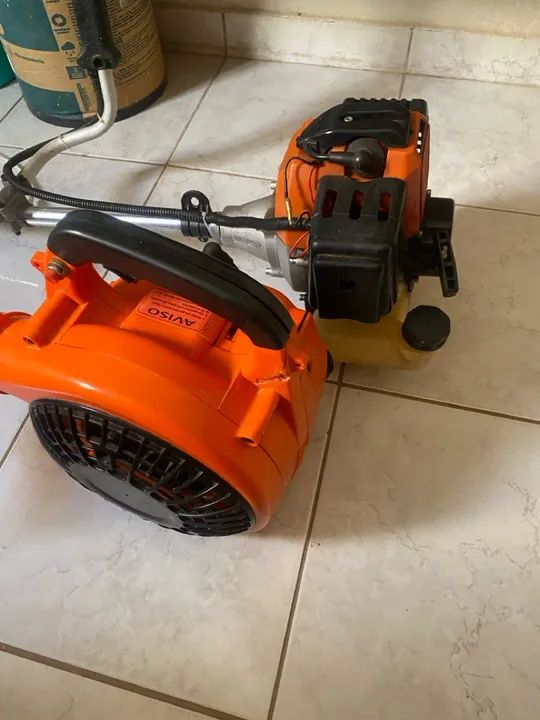 Roçadeira e soprador de folhas a gasolina