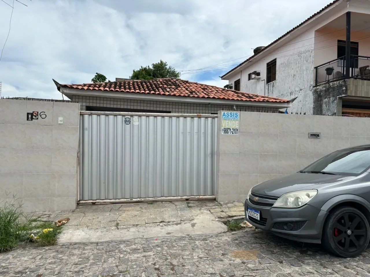 CASA A VENDA NUMA EXCELENTE RUA NO BAIRRO DOS IPES