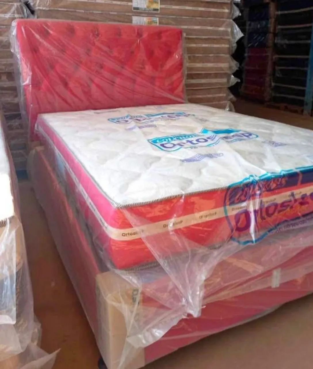 Cama casal com cabeceira 