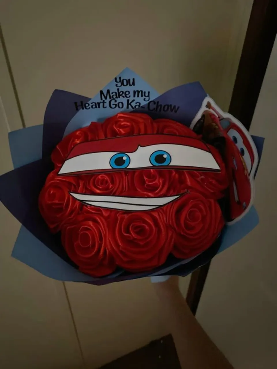 Buquê de Rosas Personalizado - Relâmpago McQueen