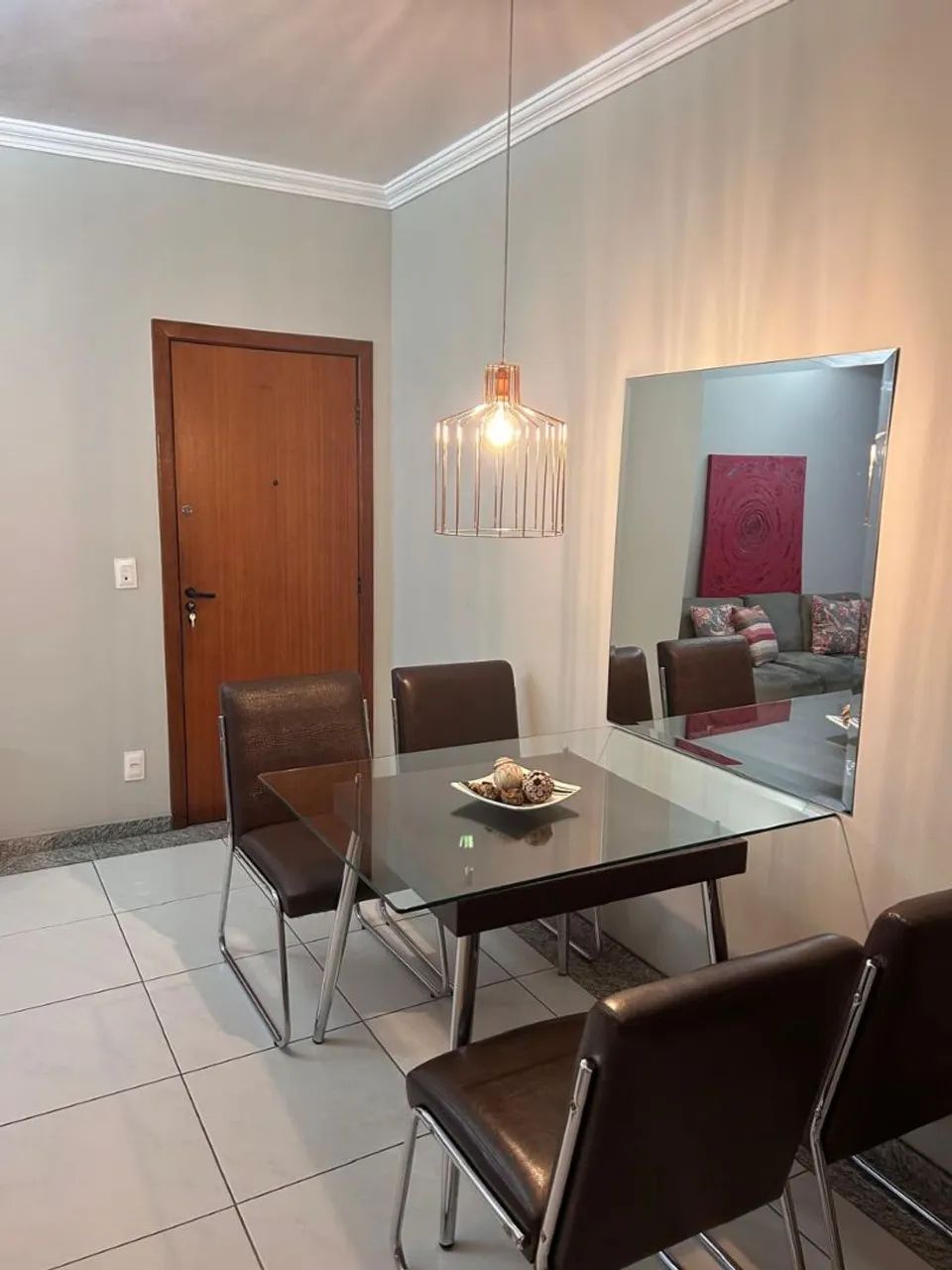 Mesa com 04 cadeiras