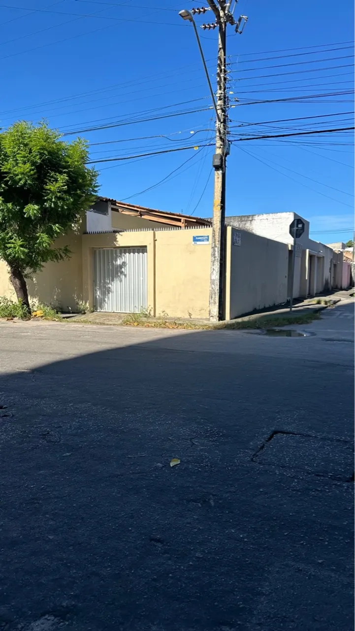 Vendo casa de esquina com 3 quartos