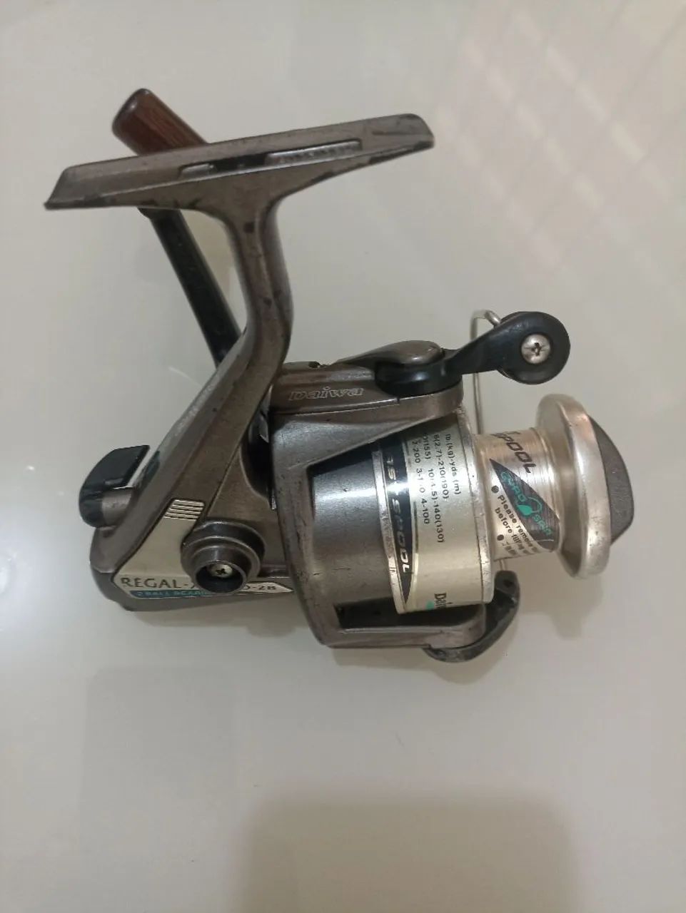 Molinete de pesca Daiwa 2500-ZB Regal X - Foto 5