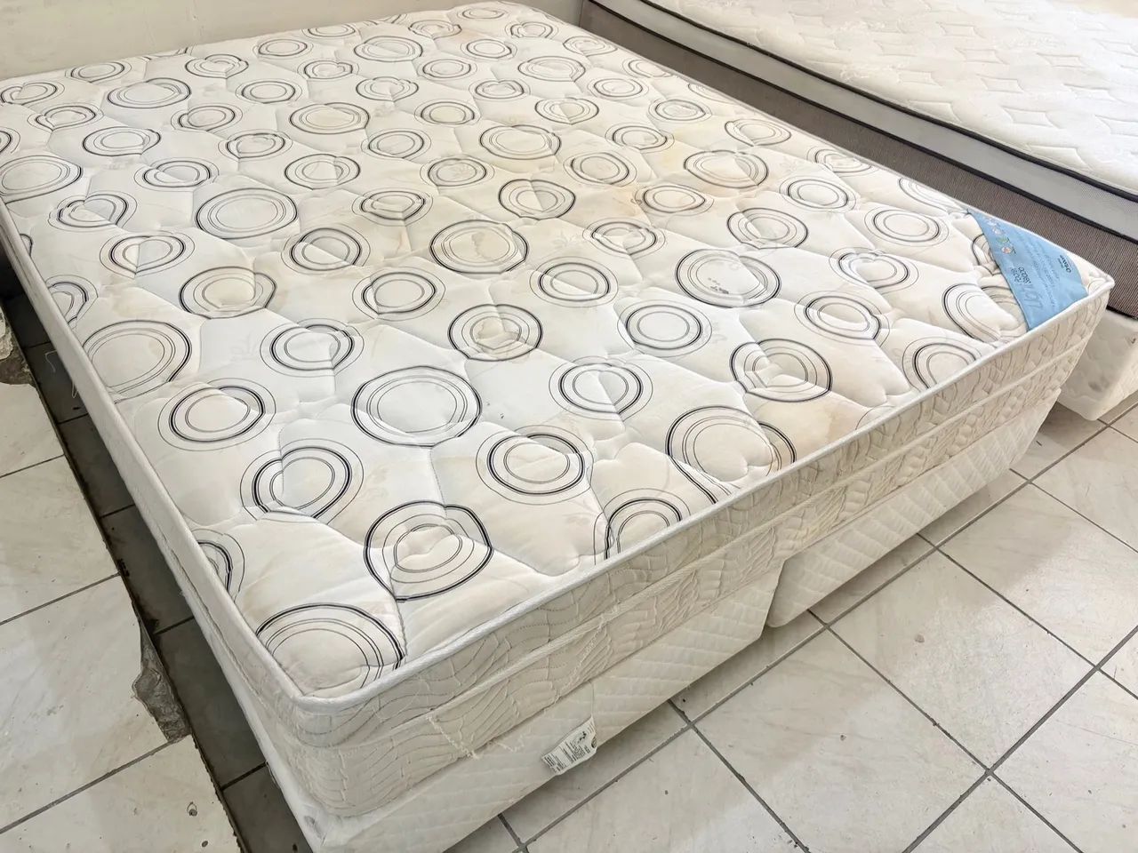 Cama box de casal Queen , cama de casal bipartida 