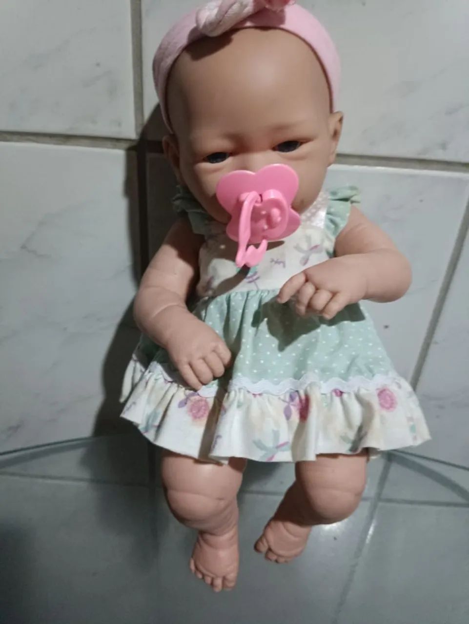 Boneca vendo esta boneca semi-nova cabeça braços e pernas emborrachados corpo de um - Foto 3