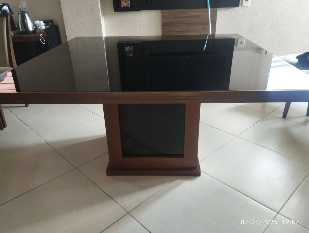 Mesa de centro com tampo de vidro - Foto 2