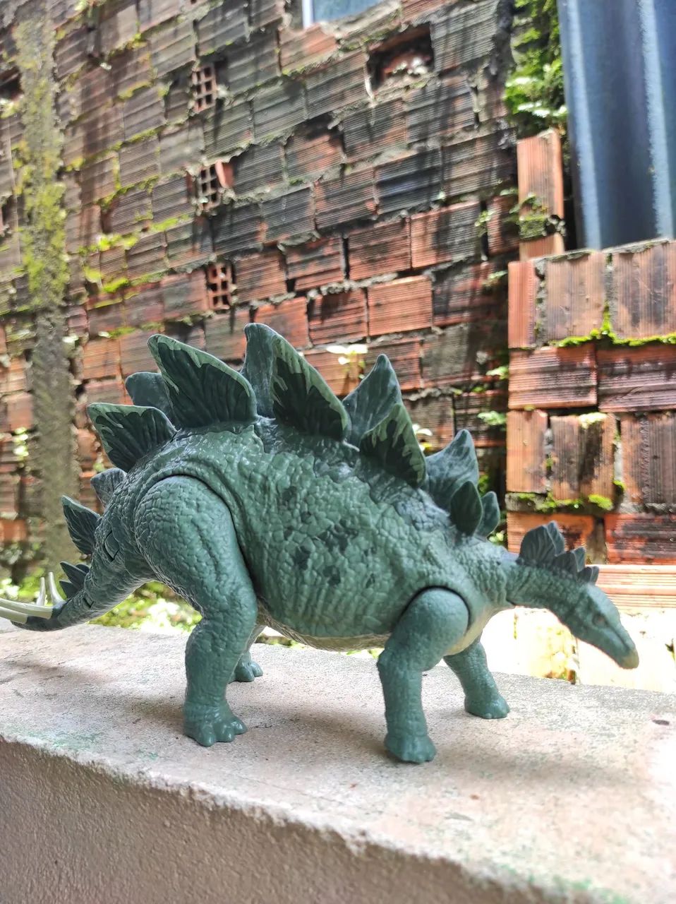 Dinossauro estegossauro jurassic world mattel 