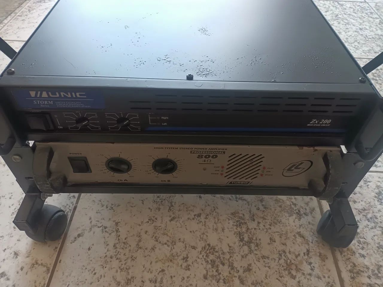 Mesa de som mais gabinete e duas potência para retirar no local - Foto 4