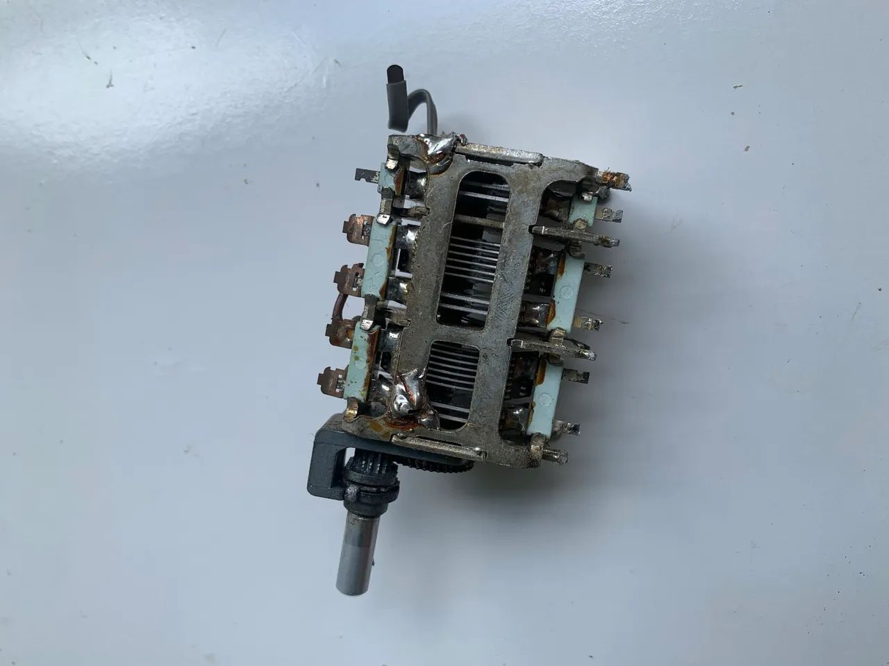 Capacitor variável (sintonia) receiver CCE SR-2000