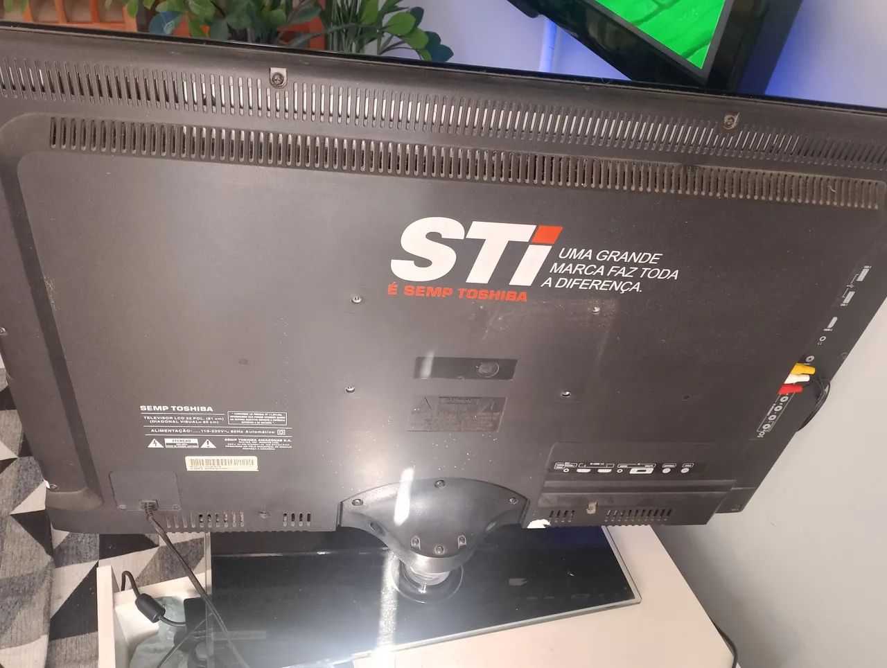 TV Semp Toshiba 32 Pol com detalhes  - Foto 3