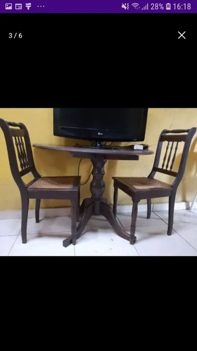 Linda antiga  Mesa meia lua com 2 cadeiras... - Foto 3