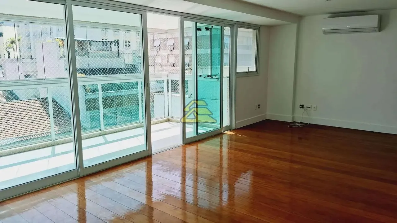 Leblon | Apartamento 2 quartos, sendo 3 suites