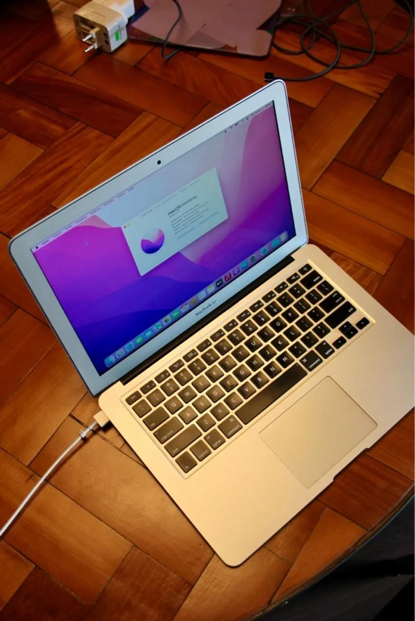 MacBook Air 13" Early 2015 - ótimo estado, pronto para usar!