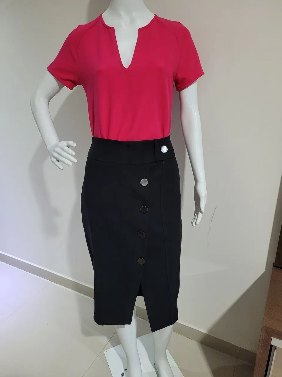 Linda saia preta midi. - Foto 5
