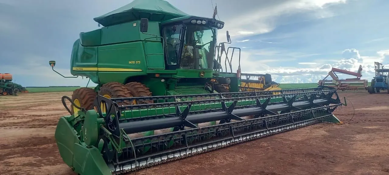 Colheitadeira John Deere 9670 STS