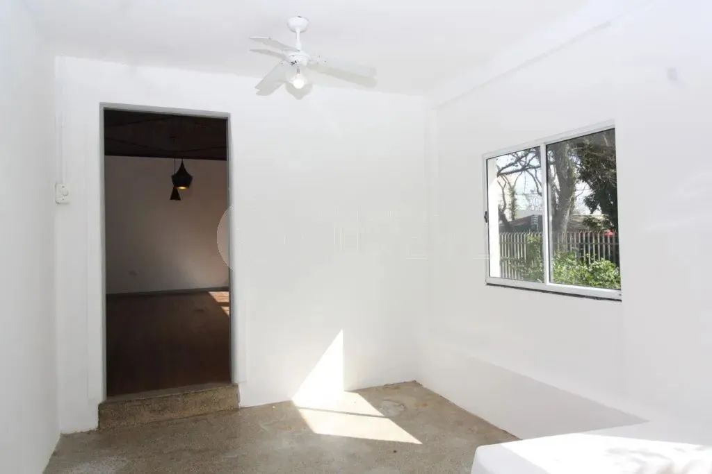 IMOBILIÁRIA JUVEVÊ ALUGA CASA COMERCIAL HUGO LANGE PRX NOSSA SRA DA LUZ AUGUSTO STRESSER E - Foto 4