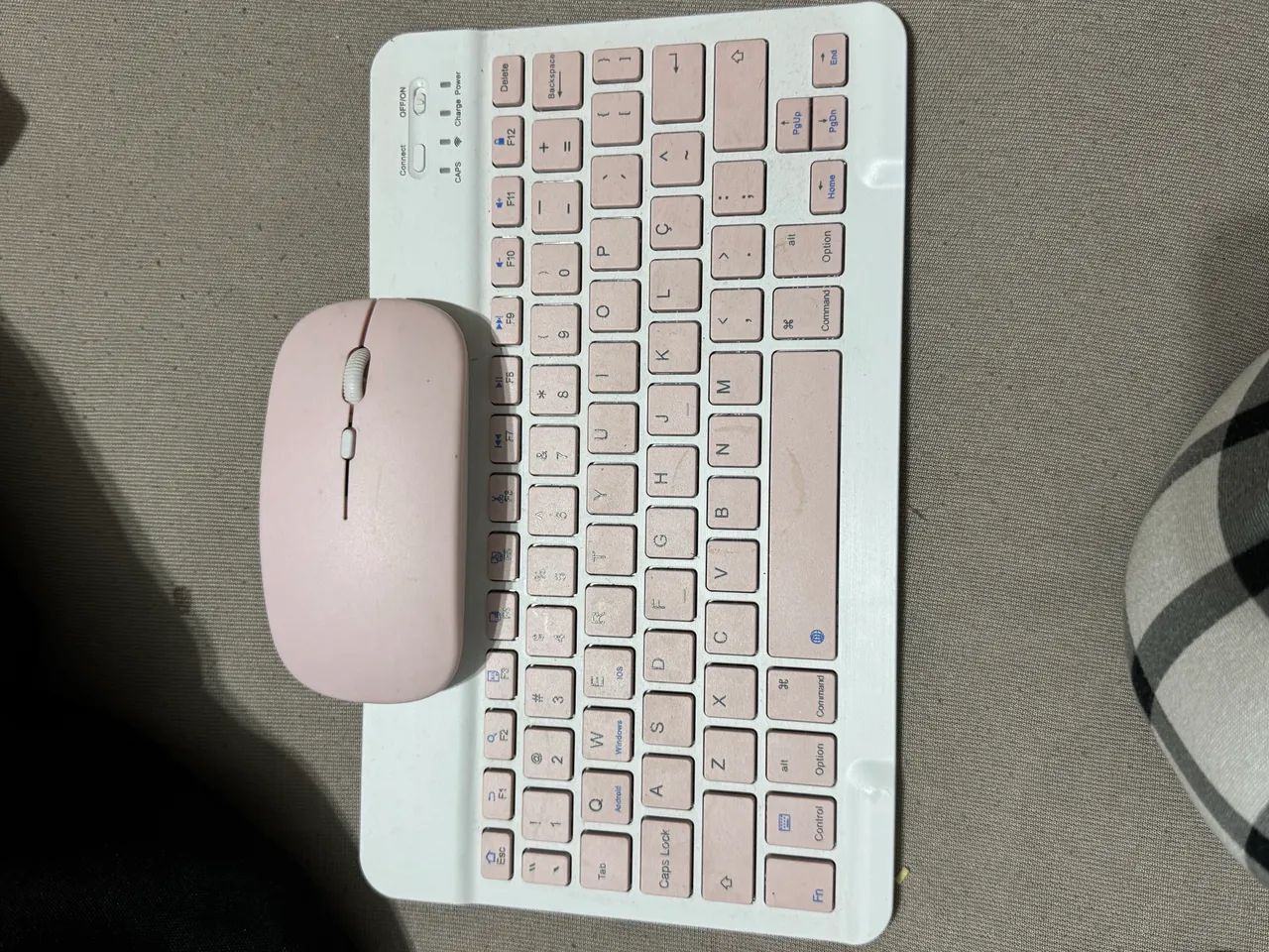 Ipad 6 geração + película + capa + caneta + teclado e mouse - Foto 4