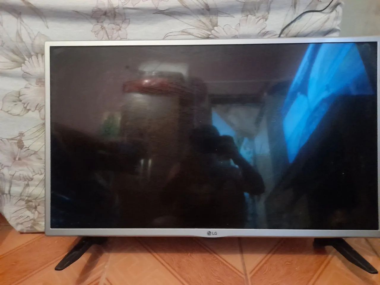 Vende-se TV 32 polegadas, Não é smart 
