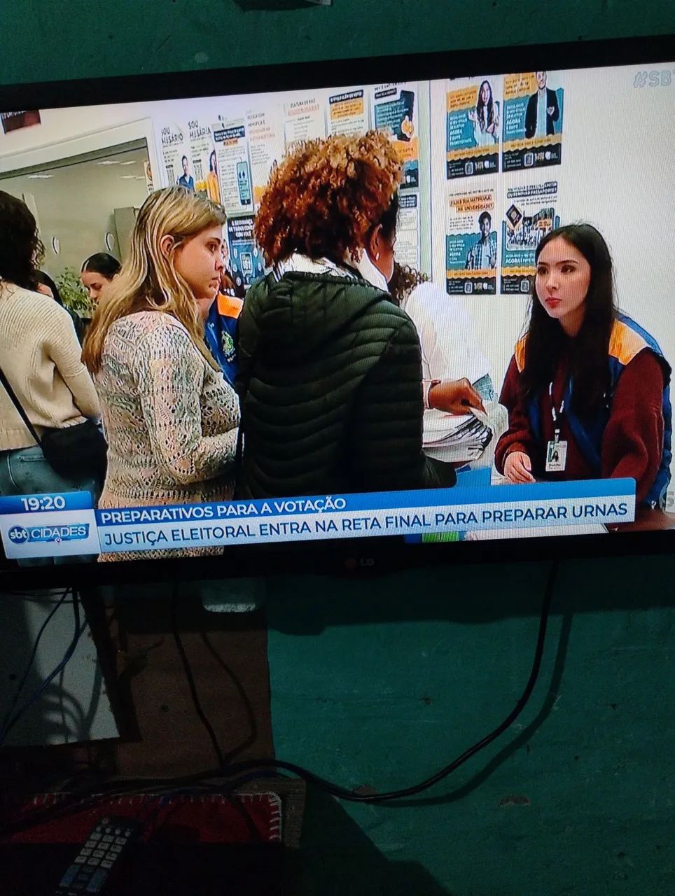 TELEVISÃO LG 32 POLEGADAS COM CONTROLE FUNCIONANDO IMAGEM LIMPA  - Foto 2