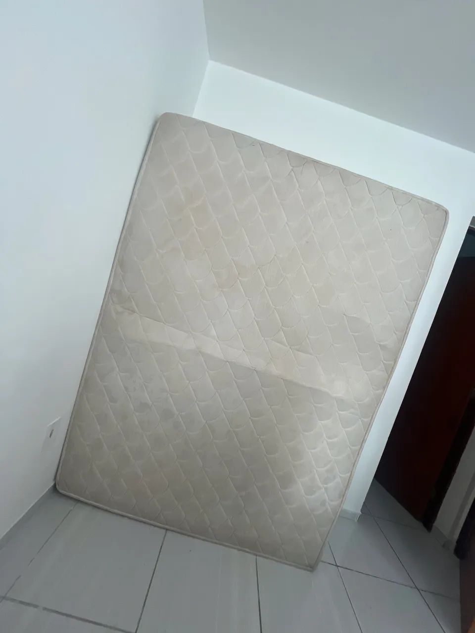 Cama casal  box com pés  - Foto 3