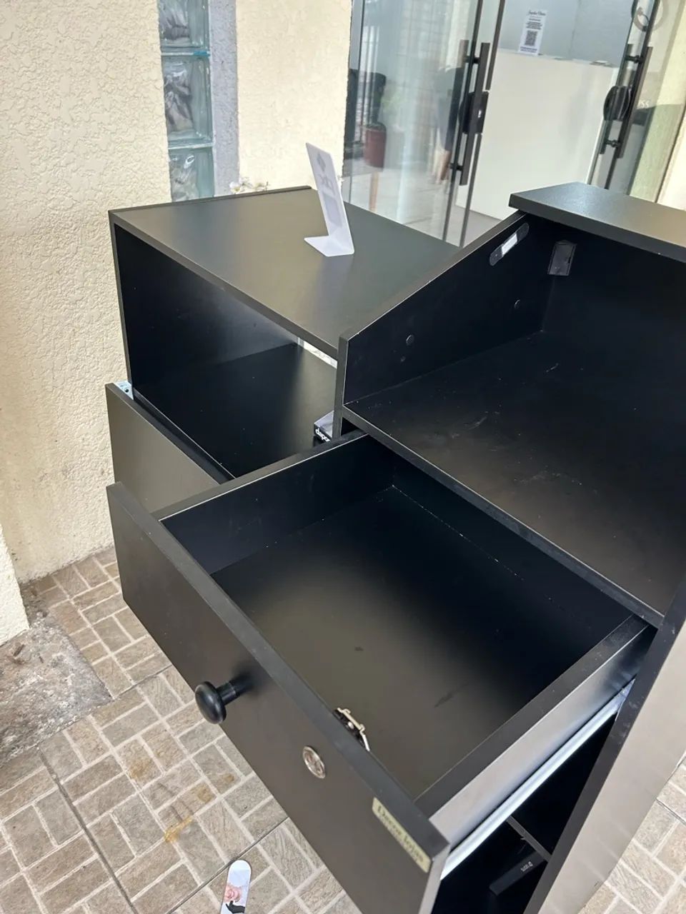 Balcão recepção com vitrine  - Foto 3