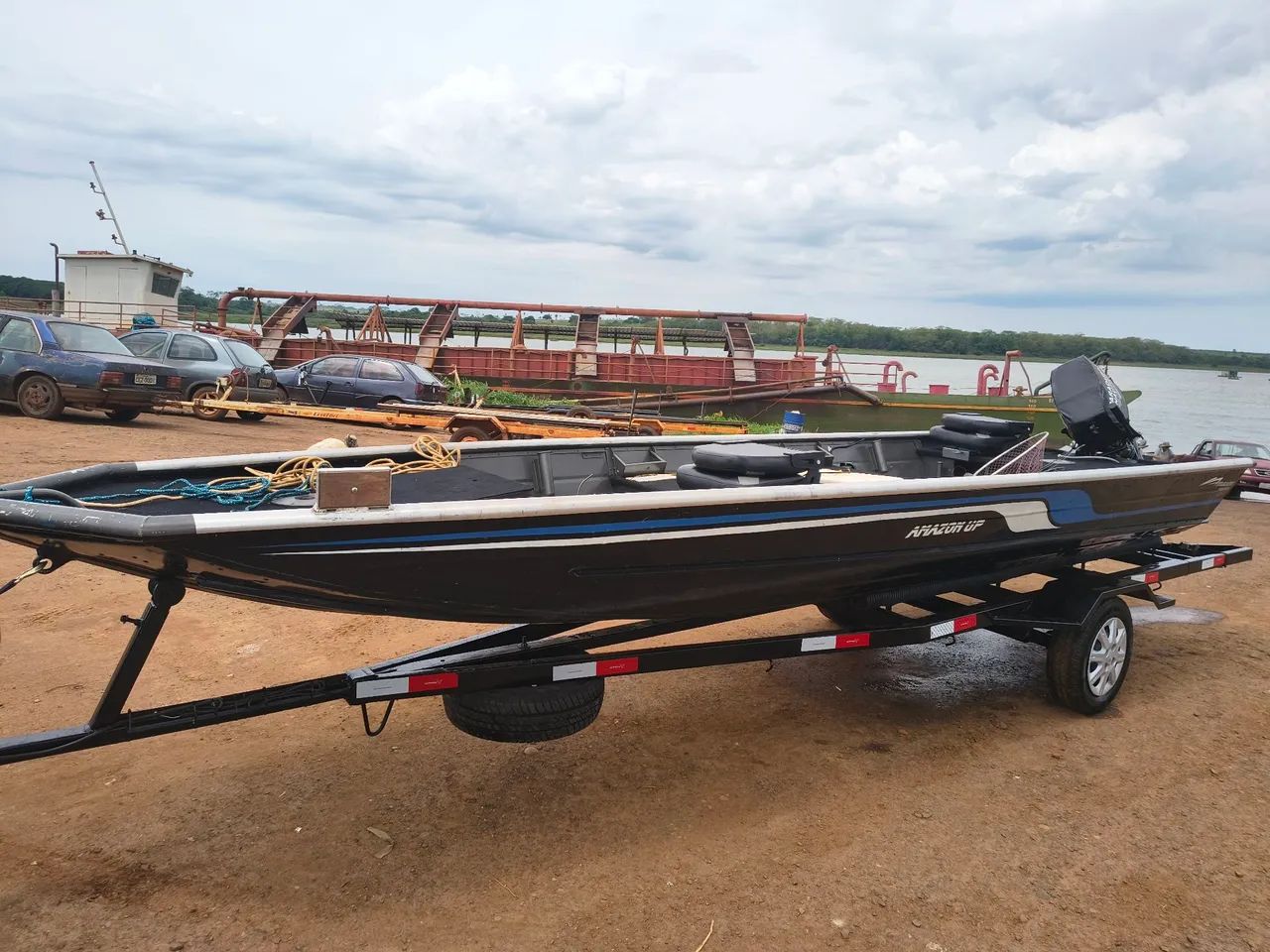 Barco de pesca de alumínio 