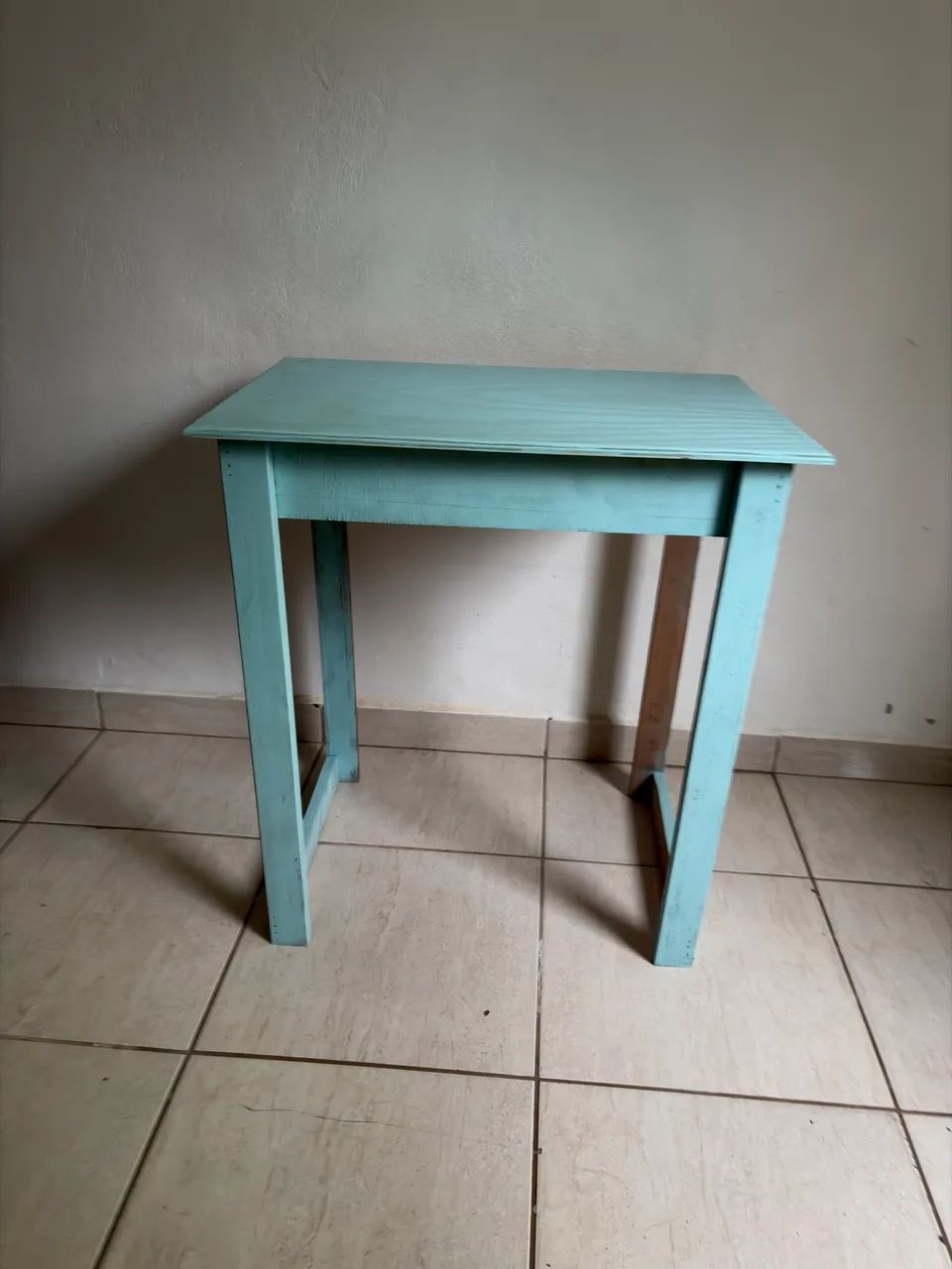 Mesa de estudo de madeira