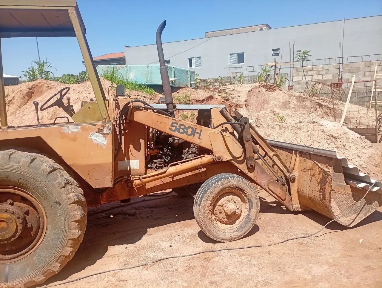 Retroescavadeira Case 580H - Foto 4