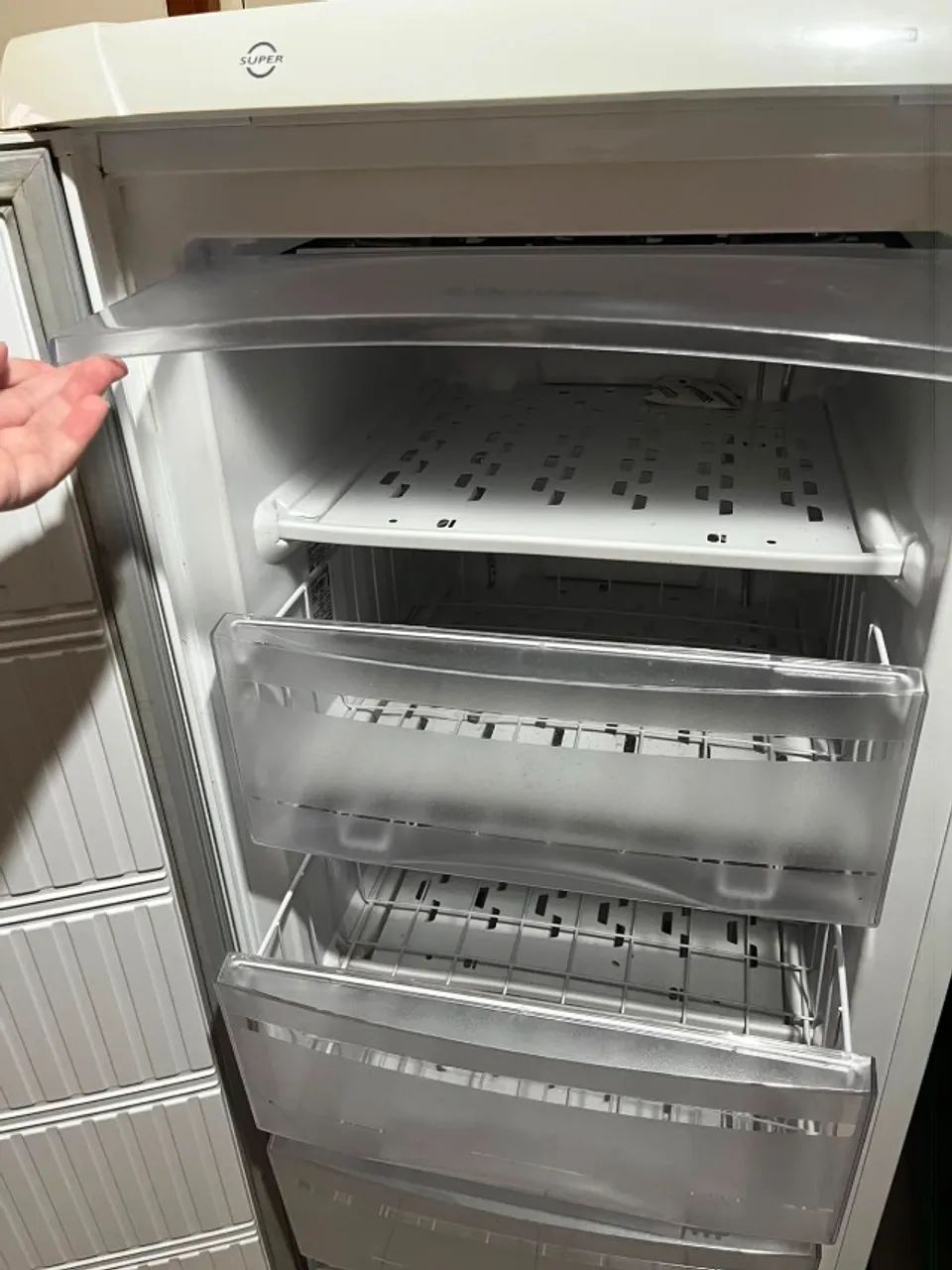 Freezer Vertical Electrolux FE18 - Excelente Estado - Foto 3