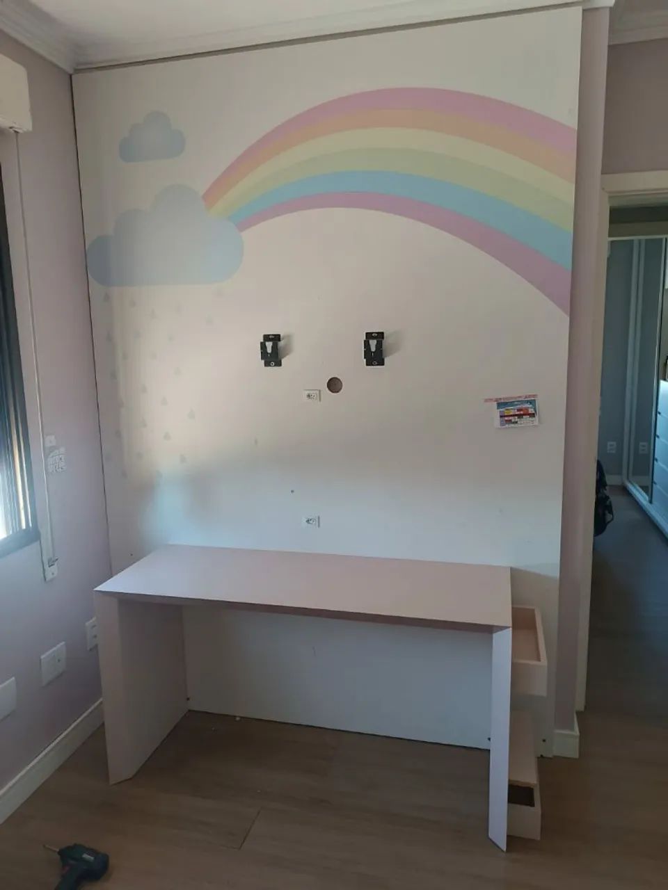 Painel com mesa de estudo!65570170363521120