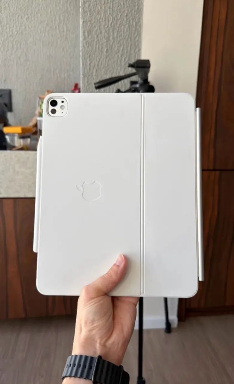 iPad Pro m4 + Magic Keyboard  - Foto 3
