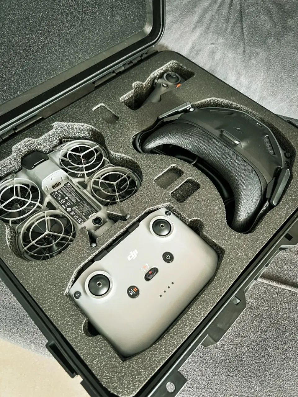 DJI Neo 2 combo Fly More + Kit Motion + Estojo de Transporte