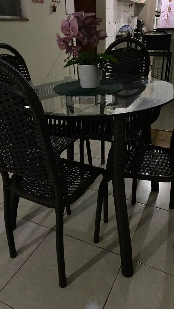 Mesa com cadeiras e Banquetas  - Foto 2