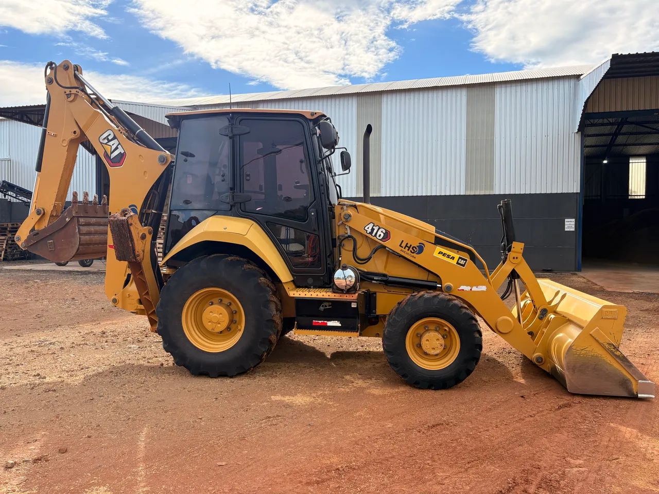 RETROESCAVADEIRA CATERPILAR  - Foto 4