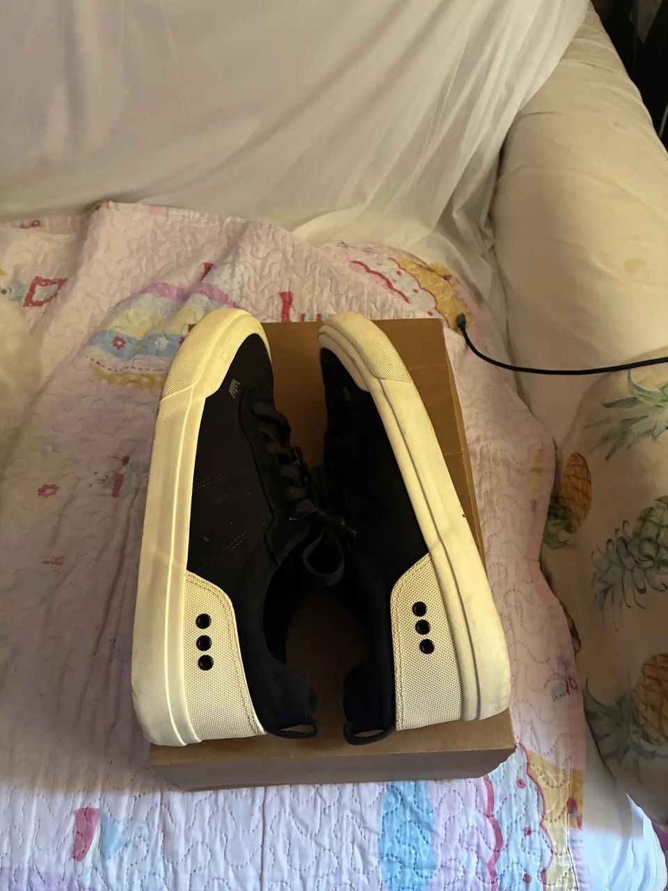 Tênis osklen preto e branco 41 usado - Foto 5