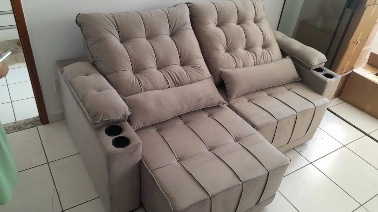 Sofá Retrátil e Reclinável 2.00 metros com porta copos - Foto 2