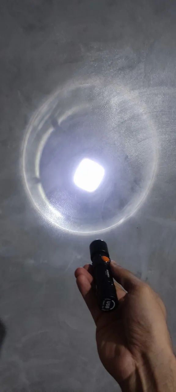 Mini Lanterna Tática com Led e Zoom Recarregável USB - ECOODA - Nova - Foto 5