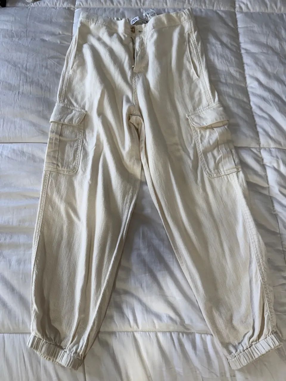 Calça cargo Zara 