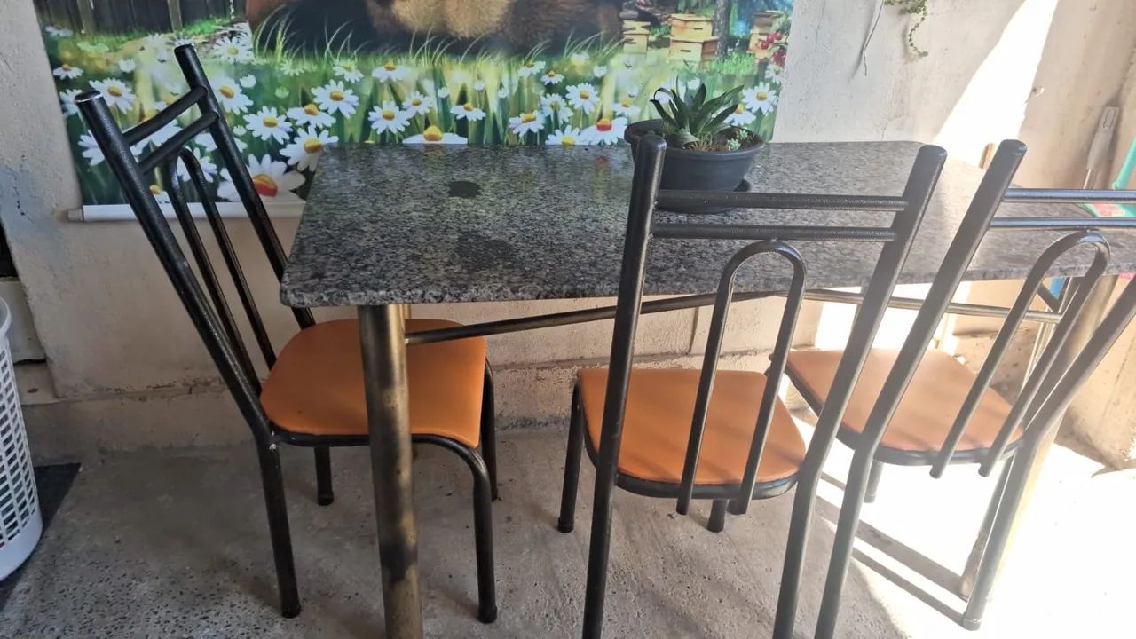Vende Mesa com Cadeira