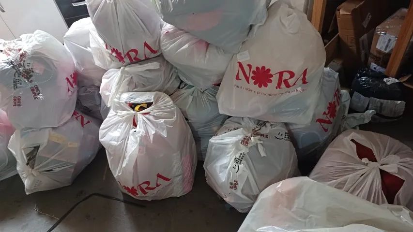 Lote Profissional de Maquiagens e Cosméticos - Marcas Variadas - Para Revenda - Foto 2