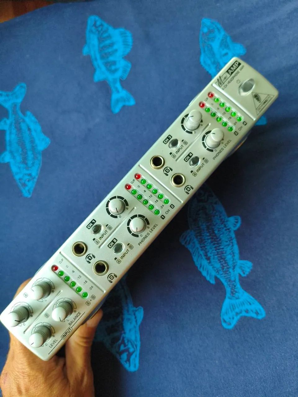 Pré Mini Amp 800 Behringer