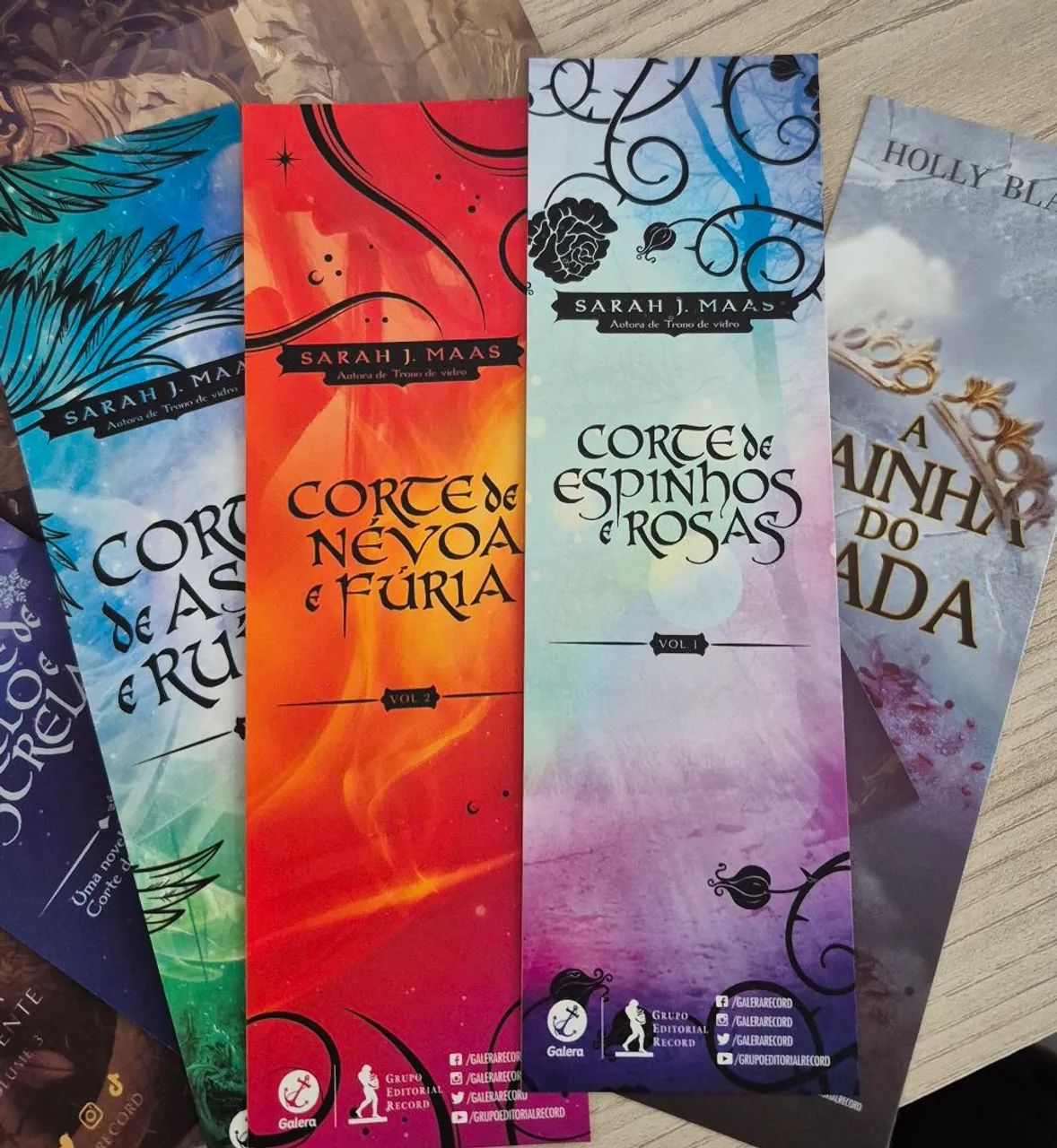 Kit Marcadores de páginas e poster Corte de espinhos e rosas e Cidade da Lua Crescente - Foto 4