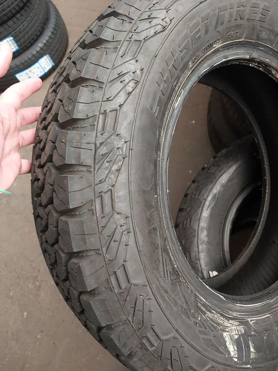 Kit 4 Pneus 205/70r15 96t Sunset All-terrain T/A - Foto 2