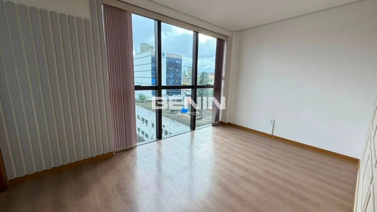 Sala Comercial Dividida com 36,95m² e Portaria 24h no Edifício CICC, Centro de Canoas Sala