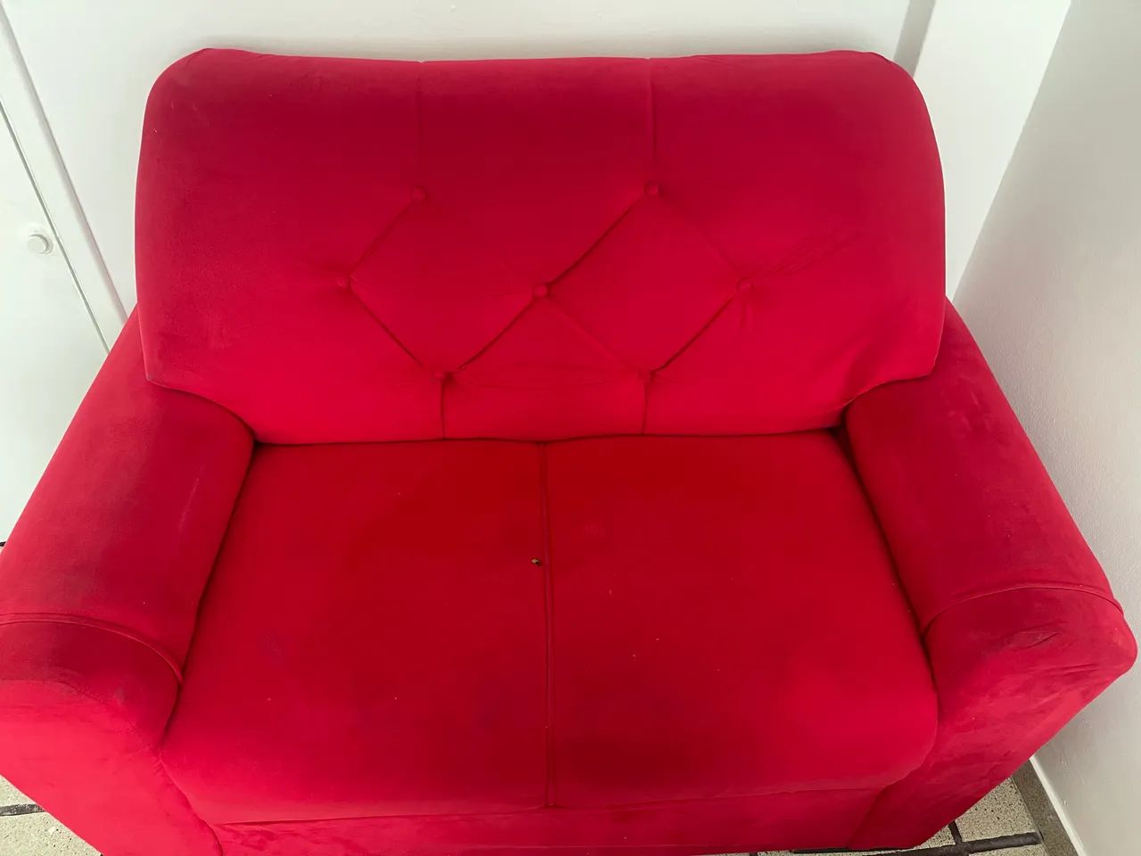 Sófa 2 e 3 lugares vermelho em ótimo estado - Foto 3