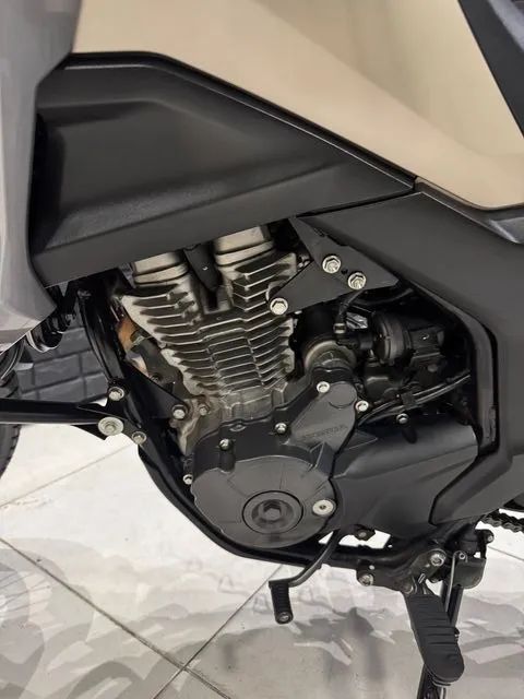 Honda SAHARA 300 ADV ABS 2025 - Foto 6